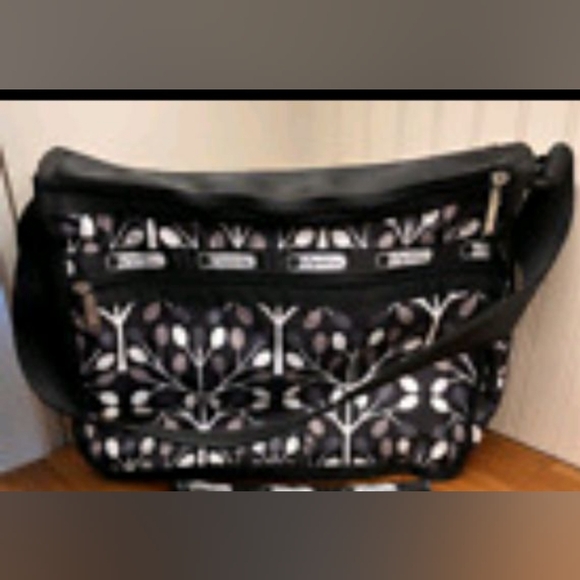 LE SPORTSAC ARBOR TREE LARGE EXPANDABLE MESSENGER BAG PURSE CROSSBODY LESPORTSAC - Picture 2 of 7